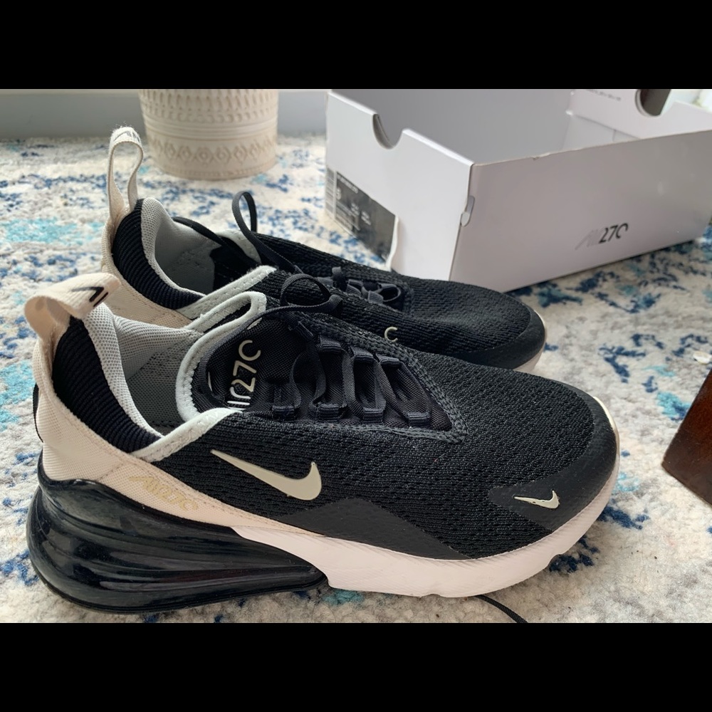 Women’s Nike AirMax 270
